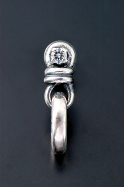 PIRATES LINK EARRING