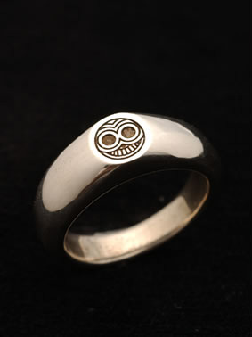 TIBEKKOTSU EMBLEM RING / SMALL