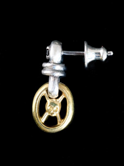 PIRATES LINK EARRINGk