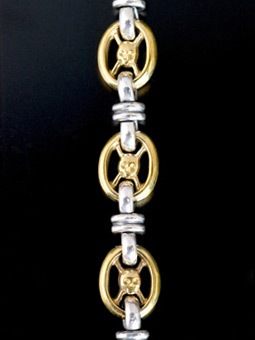 PIRATES LINK KEY CHAIN